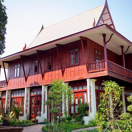 Baan Lhang Wangh บ้านหลังวัง Phitsanulok Exteriör bild