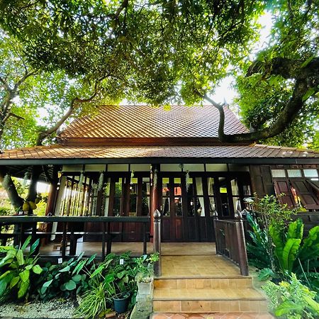 Baan Lhang Wangh บ้านหลังวัง Phitsanulok Exteriör bild