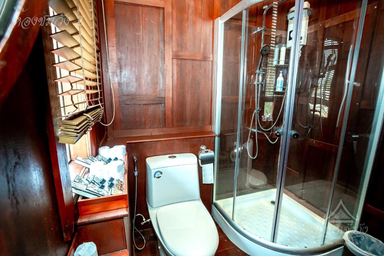 Baan Lhang Wangh บ้านหลังวัง Phitsanulok Exteriör bild