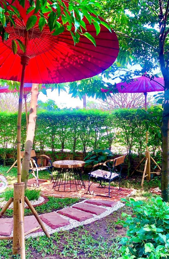 Baan Lhang Wangh บ้านหลังวัง Phitsanulok Exteriör bild